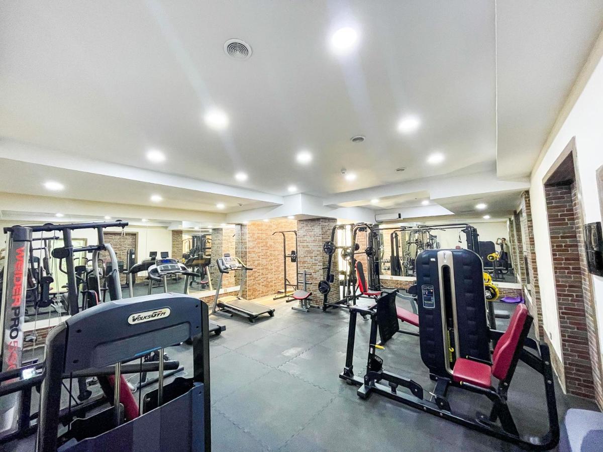 فندق بريمير بالاس باكو المظهر الخارجي الصورة The gym at the hotel