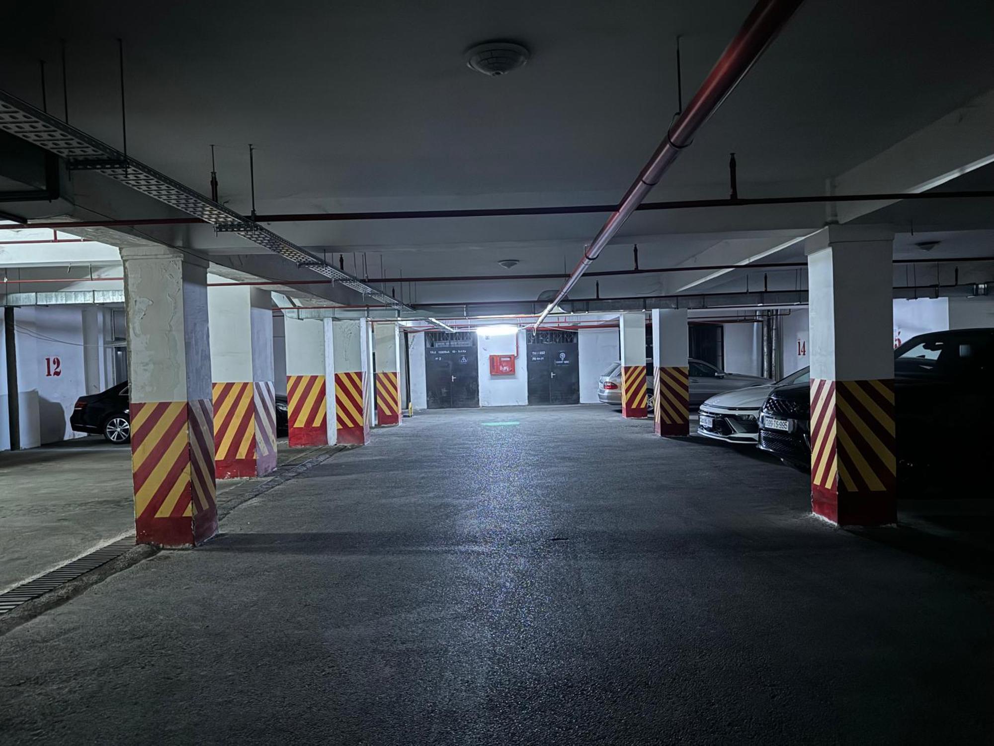 فندق بريمير بالاس باكو المظهر الخارجي الصورة The underground parking lot